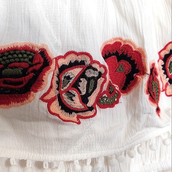 Forever 21 White Embroidered Boho Off-Shoulder Mini Dress Small - Picture 10 of 10